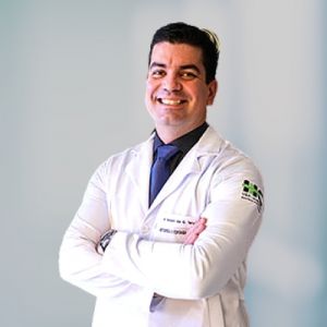 Dr. Kelsen Teixeira - Cirurgião de Coluna